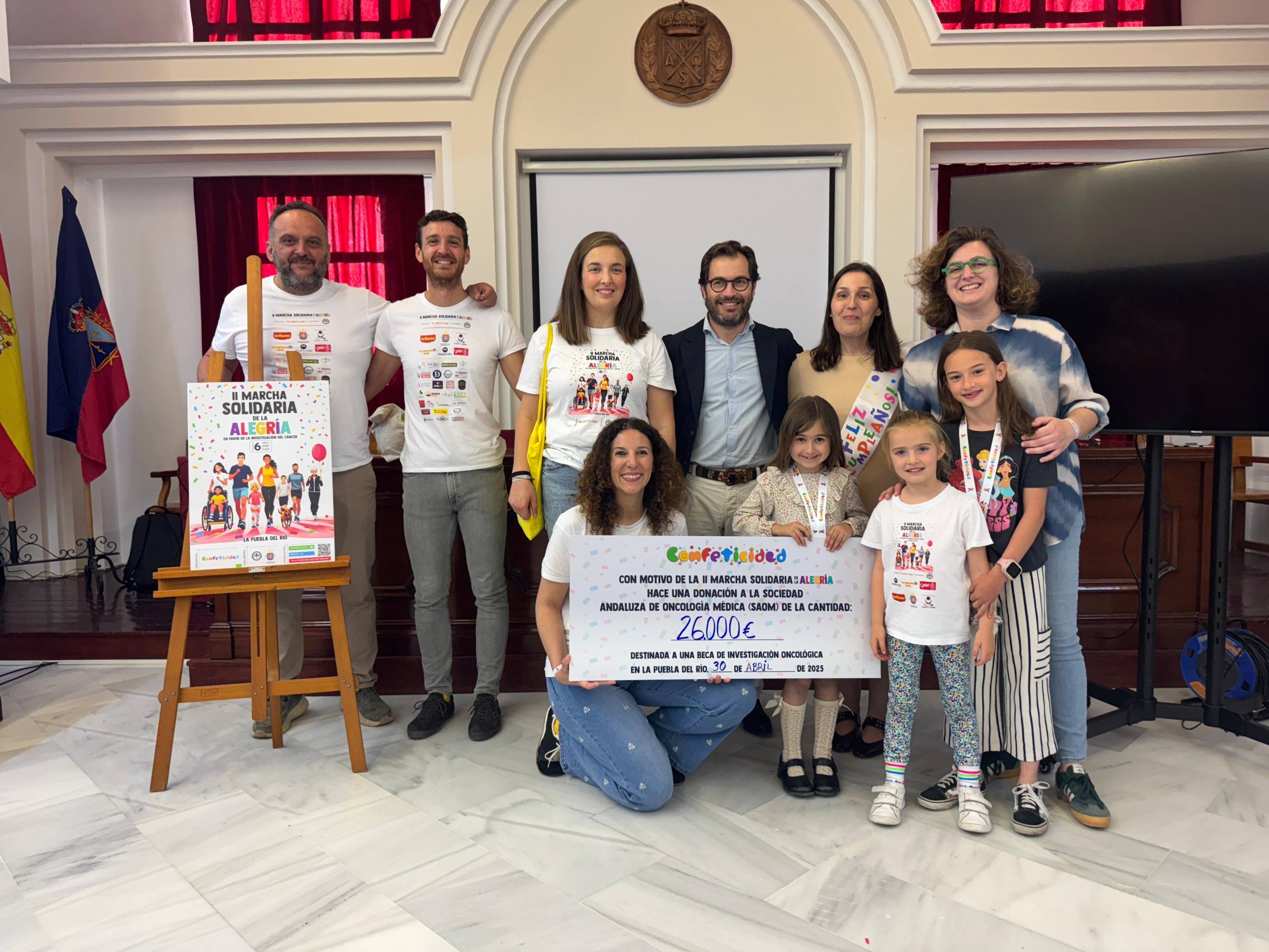 Entrega oficial del cheque solidario de Confeticidad a la Sociedad Andaluza de Oncología Médica (SAOM) para impulsar la investigación oncológica.